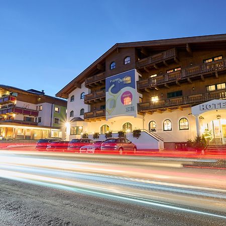 Happyellow Boutique House Saalbach-Hinterglemm Bagian luar foto