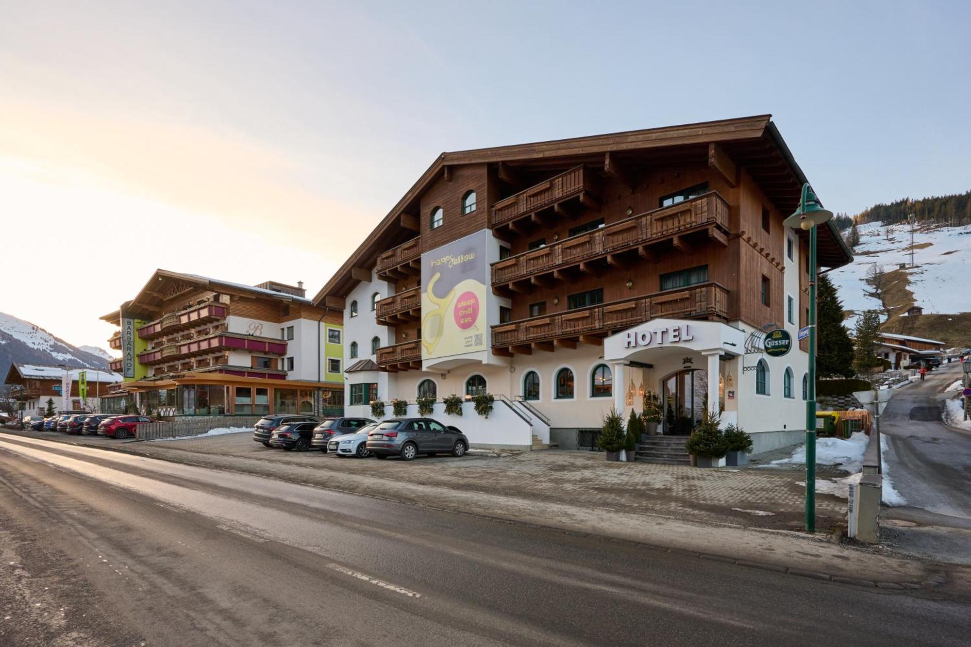 Happyellow Boutique House Saalbach-Hinterglemm Bagian luar foto